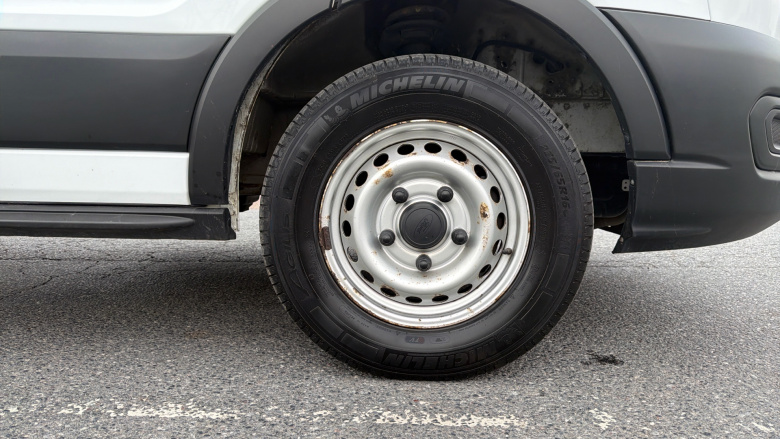 Ford Transit 350 L4 Diesel Fwd 2.0 EcoBlue 130ps Leader Luton Van